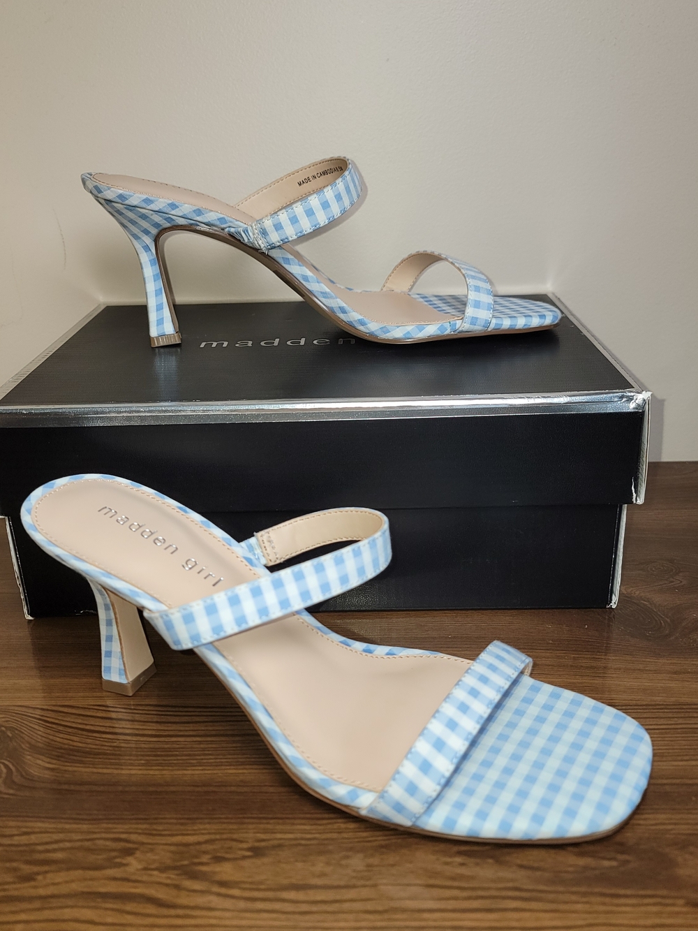 Madden Girl Women's Blue Gingham Strap Sandals - Size 8.5 - Picture 3 of 5